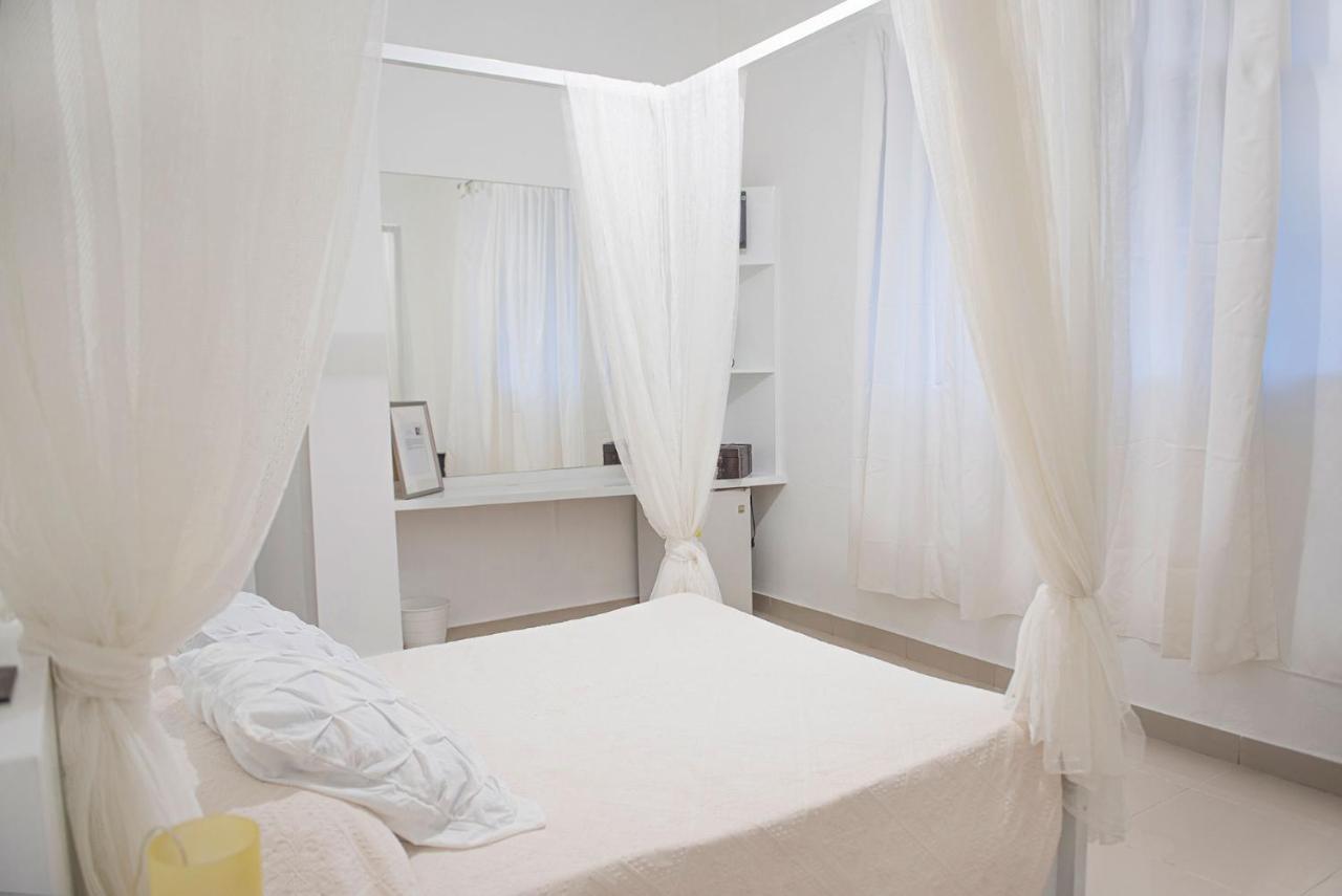 Hostal Mama Mambo - Zona Colonial Санто Доминго Екстериор снимка