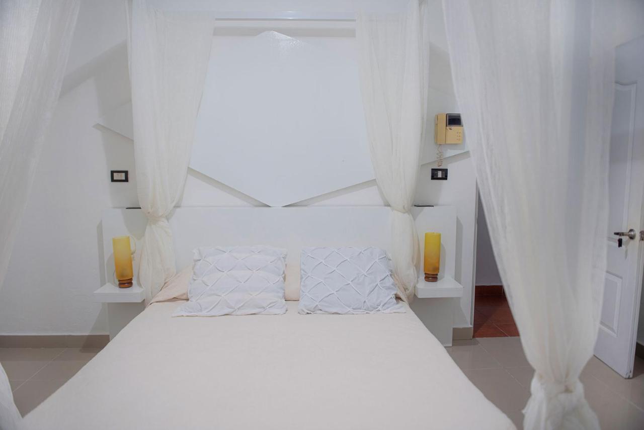 Hostal Mama Mambo - Zona Colonial Санто Доминго Екстериор снимка