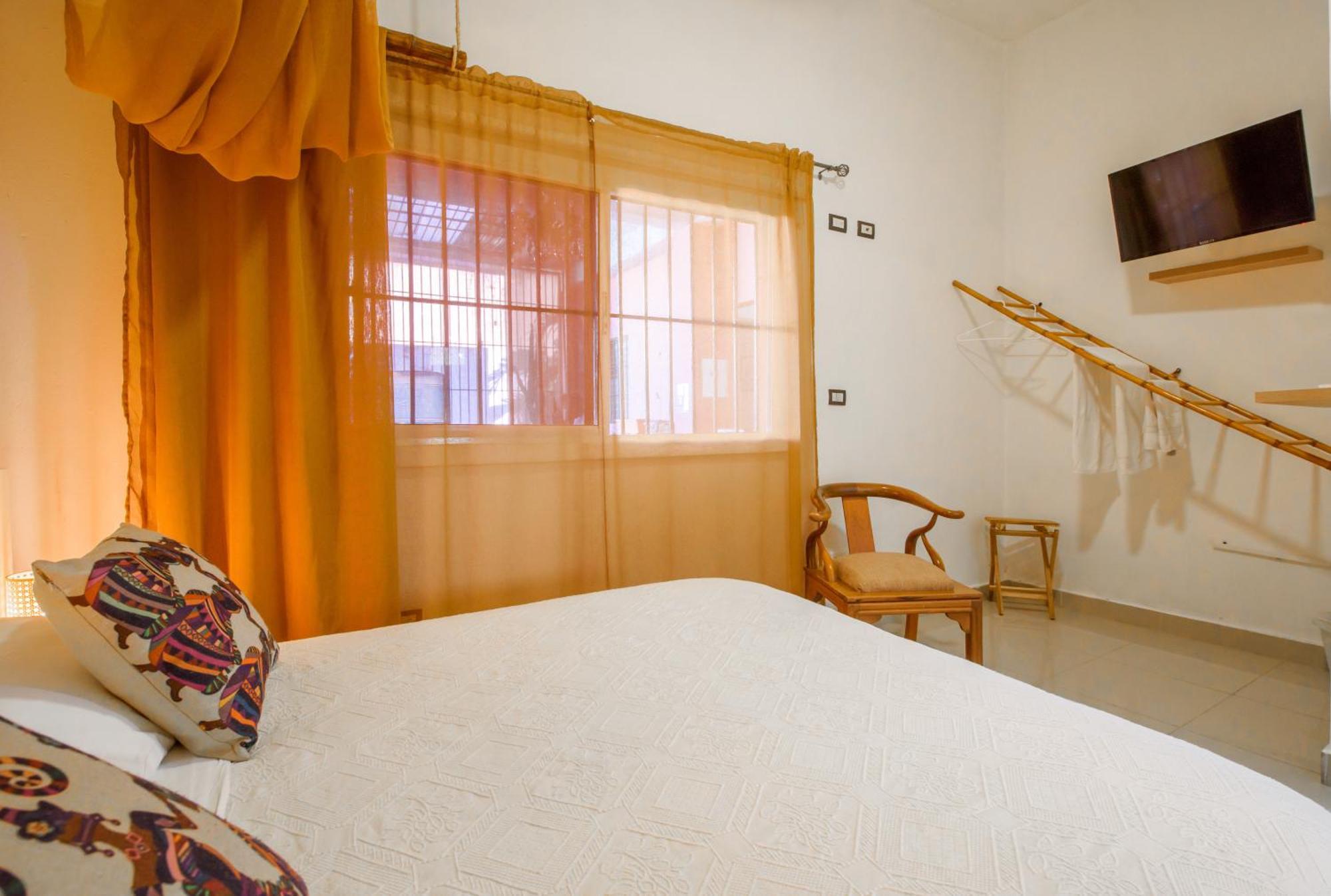 Hostal Mama Mambo - Zona Colonial Санто Доминго Екстериор снимка
